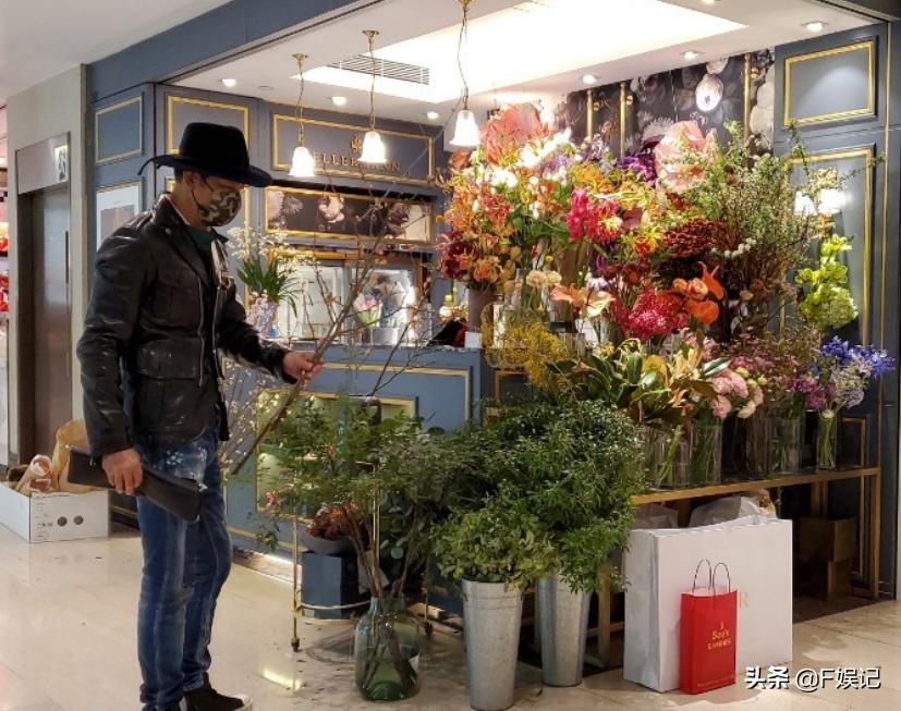 任达华逛街,任达华买鞋