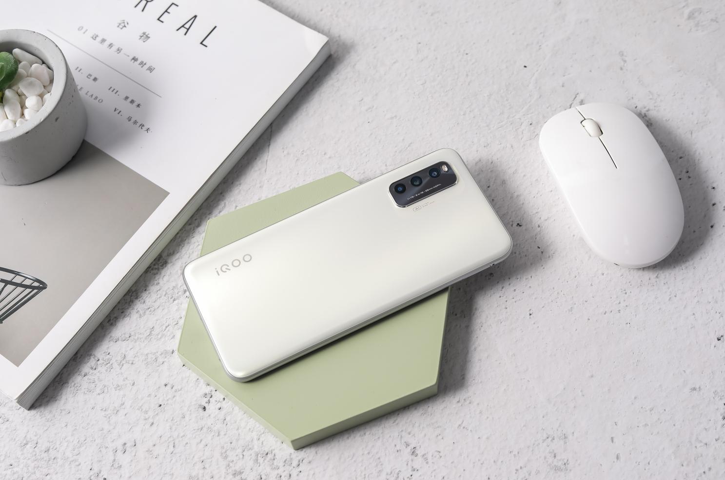 iqooneo5活力版有游戏插帧吗,vivoiqooneo5和vivos10哪个好