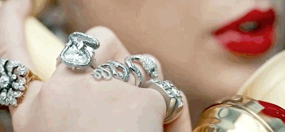 她让无知少女吃下*果禁**，从不忏悔