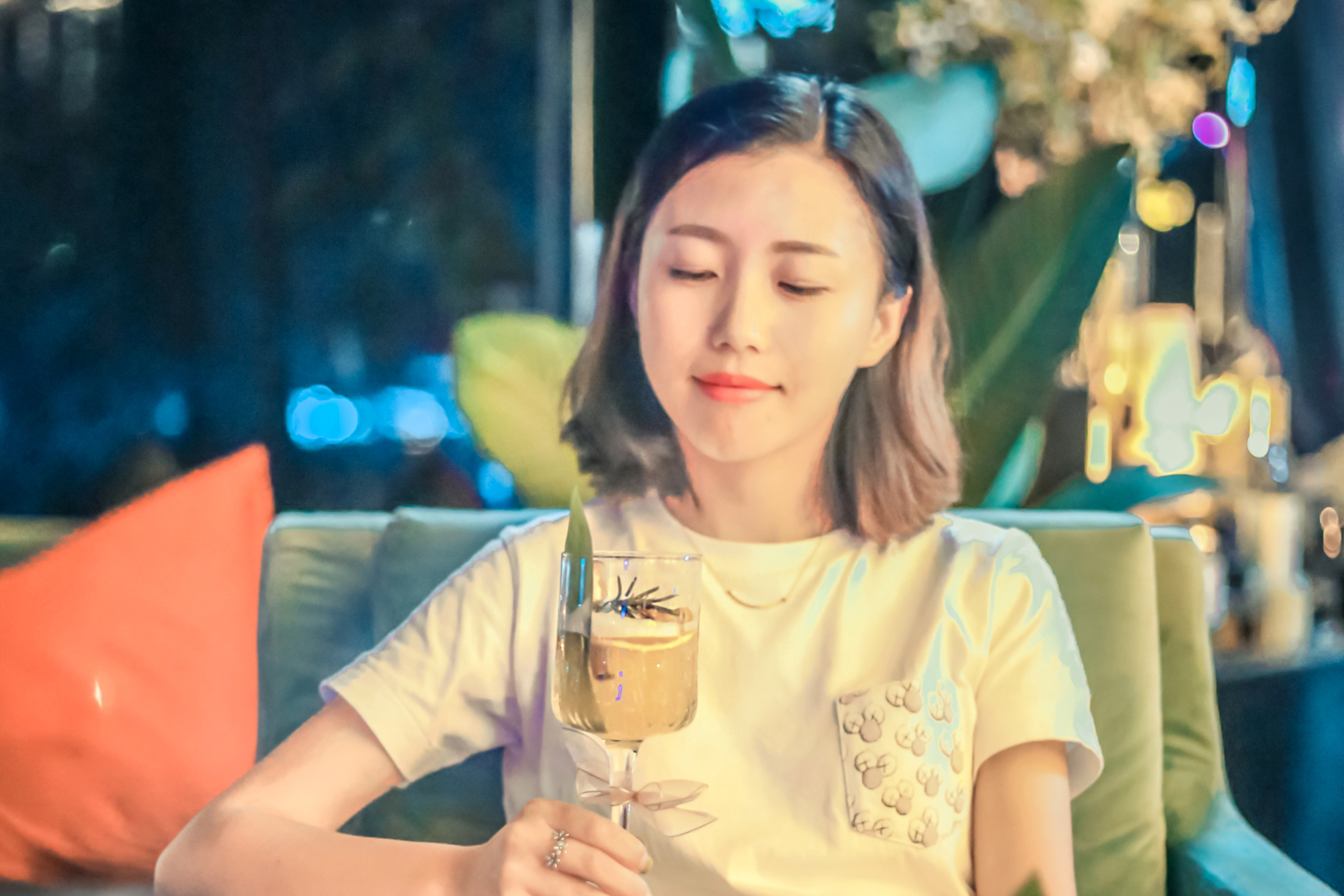 三亚适合年轻人去的酒吧,不爱去酒吧的人陪你去