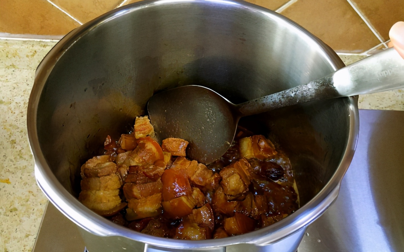 瘦肉型猪肉怎么才能煮得软烂,炖猪肉片软烂不柴的秘方