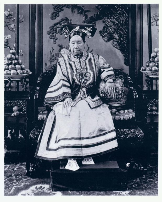 有图有真相，中国有史以来最早玩cosplay的人竟是慈禧！