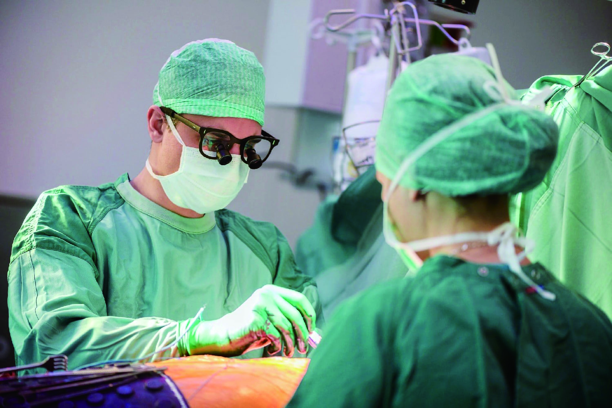 手术后免拆线用温水洗线会融化吗,医用胶水缝合伤口几天会愈合