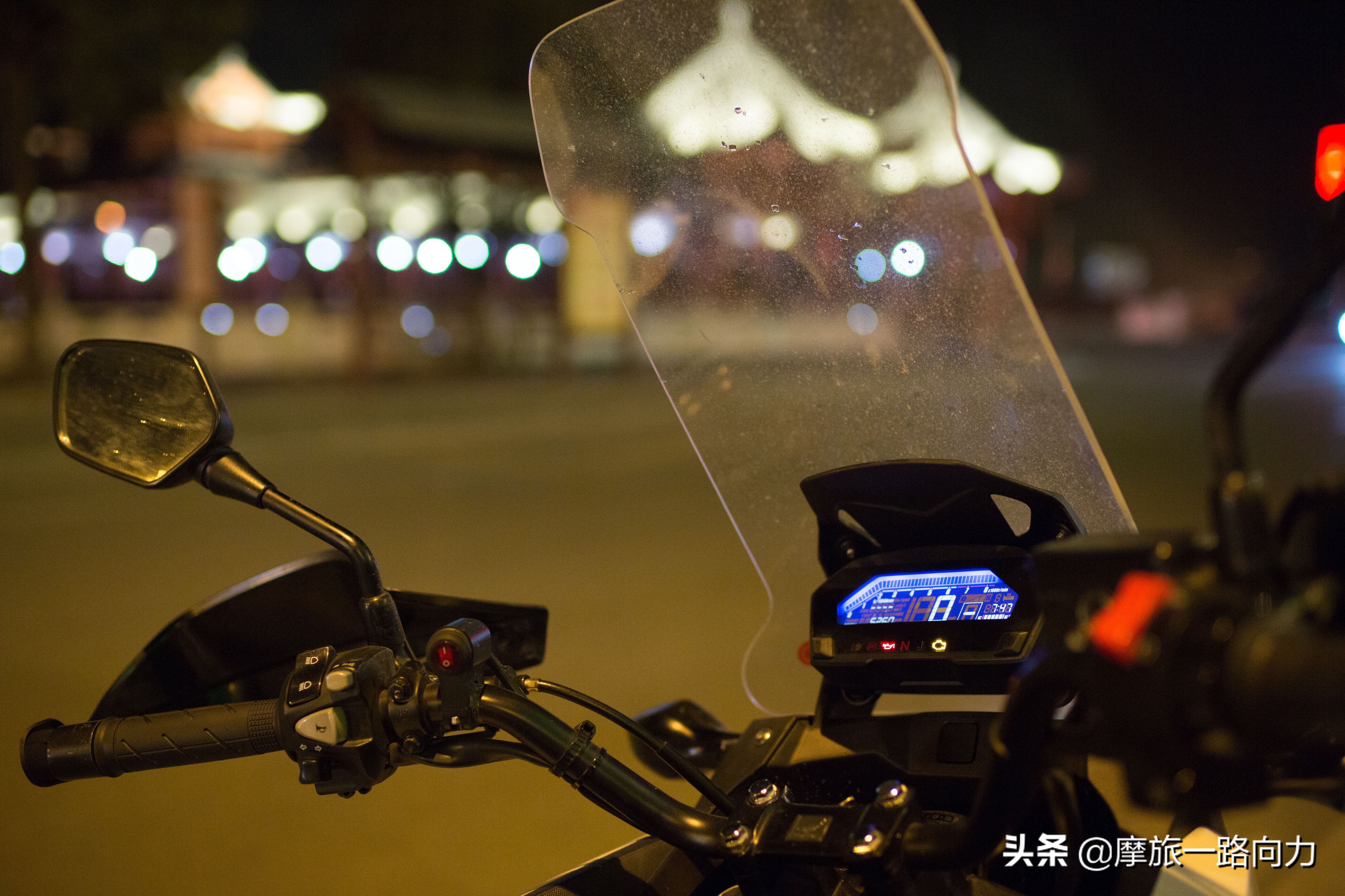 骑着本田NC750X摩旅网红地《达瓦更扎》