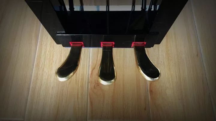 钢琴踏板的正确使用教程,钢琴踏板的正确使用技巧图