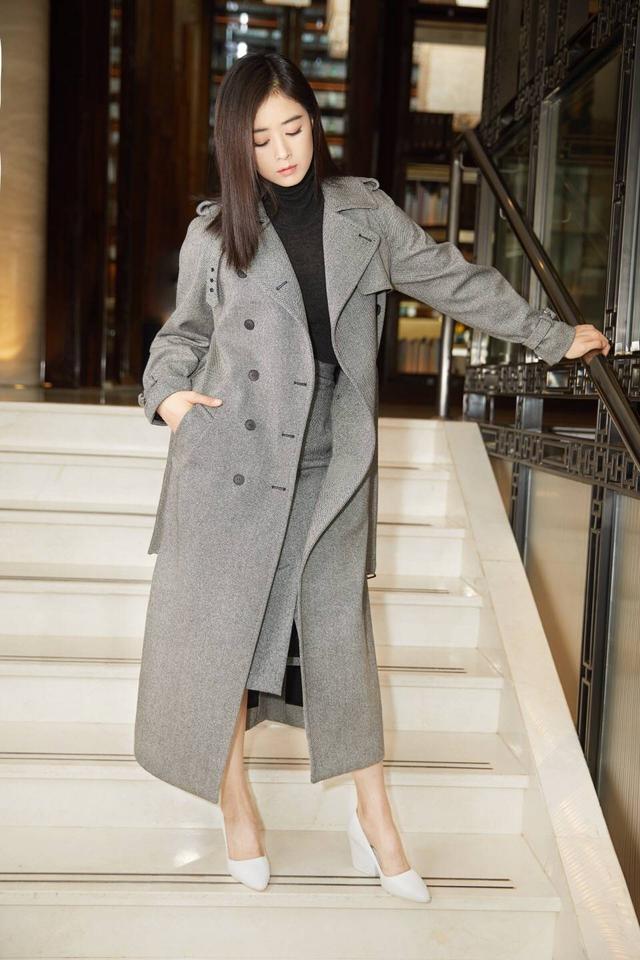 肩宽背厚女生穿搭技巧,肩宽背厚粗壮的女生怎么穿搭