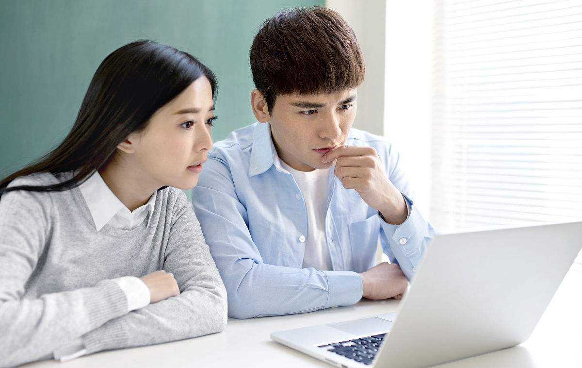 当老公联系上前女友我该怎么办,网恋出轨被发现怎么挽回对方