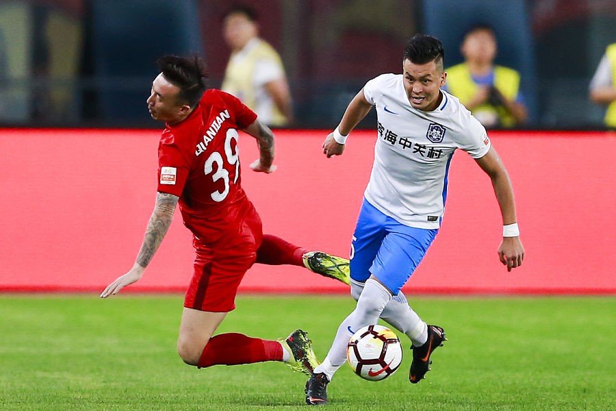 新疆足球运动员谈中国足球,新疆足球首进国家队打世预赛