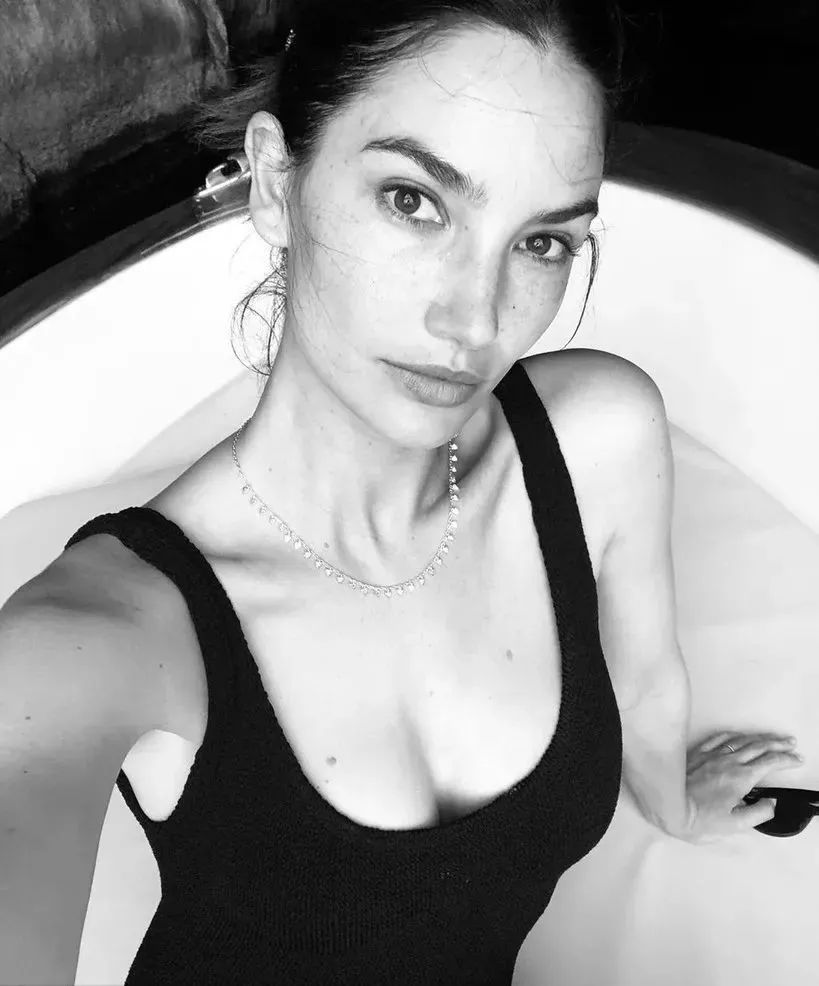 当痘痘好了痘印没了,当痘痘消失只剩下痘印