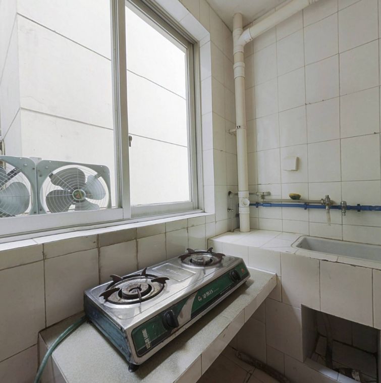 20多年老破小装修要花多少钱,上海75平米老破小翻新改造