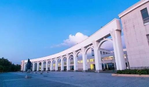 位于上海的高校,上海高性价比学校