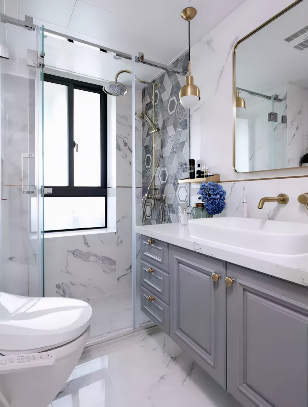 卫生间灰色墙砖配什么颜色洗手台,2021小卫生间适合什么颜色墙砖