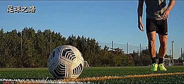 人人必会的五大防守技巧,初学者5个必会足球射门技巧