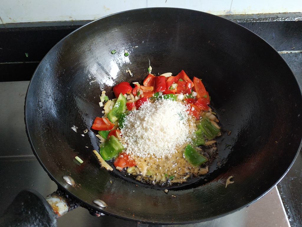 避风塘小海虾怎么做好吃又简单,连云港的海虾怎么做着吃