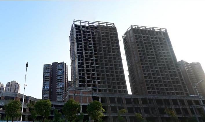 邂逅篇|近2000个日夜自救,我与烂尾楼的恩怨情仇(一)