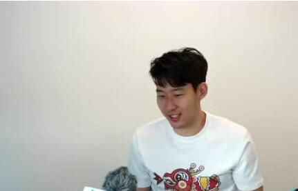 孙兴慜是c罗迷弟,孙兴慜遇见偶像c罗