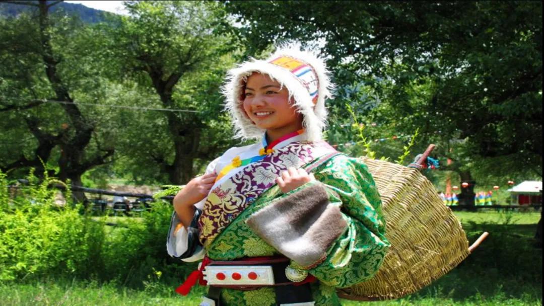 迭部下迭服饰介绍,迭部服饰