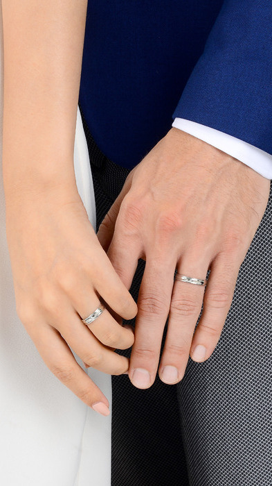 情侣对戒买什么牌子比较好,周大生七夕玫瑰金情侣对戒