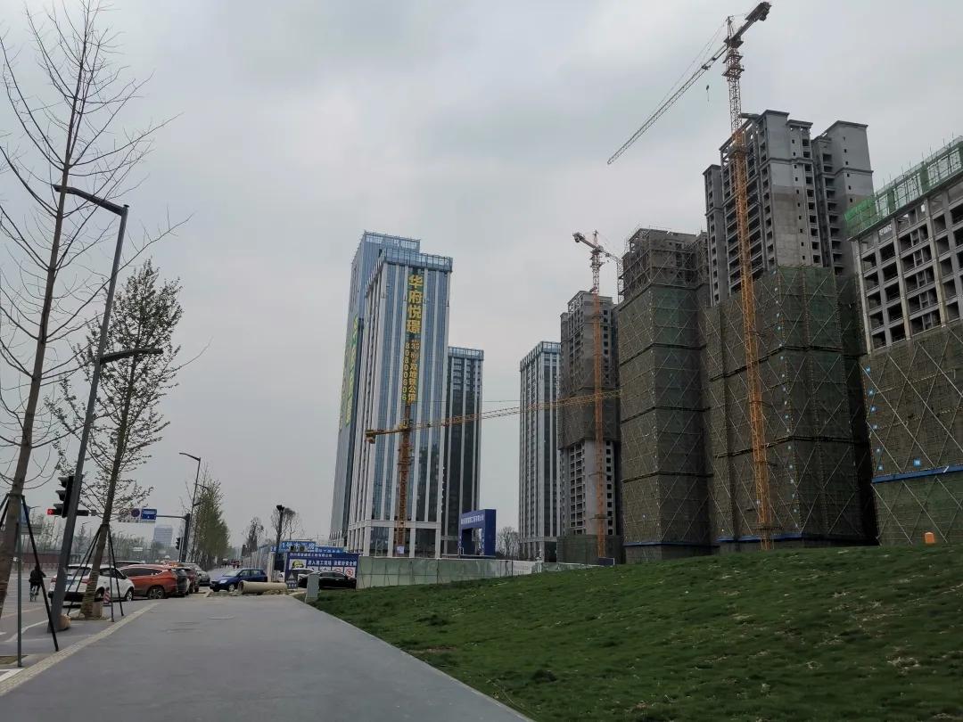 城南首付18万精装修五一特价房源,均价135万起城南纯新盘入市适合谁