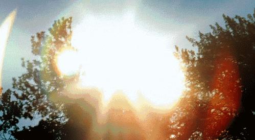 女人过了45,建议出游戴帽子,既减龄还防晒,清新优雅气质撩人