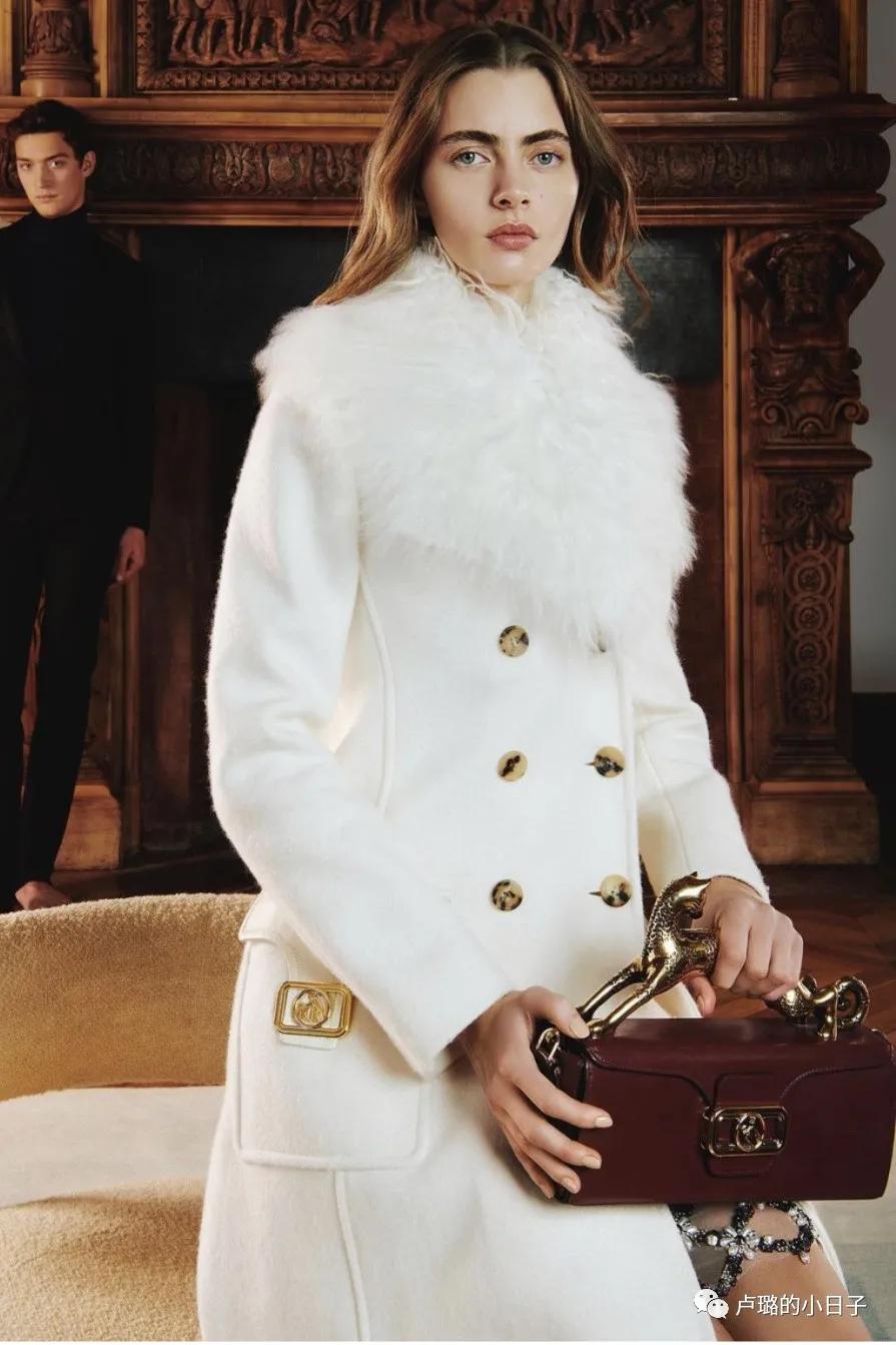 被秦海璐穿过的那些牌子，简直就是中年姐姐穿搭的模版