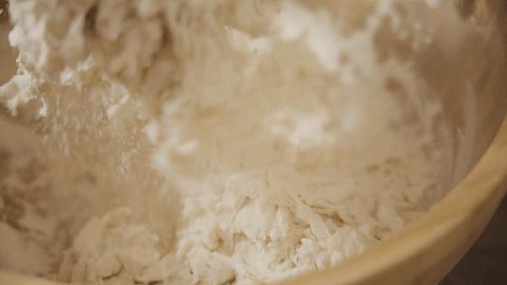 蒸出来的馒头里面有很多气孔,大厨蒸烤一体蒸馒头