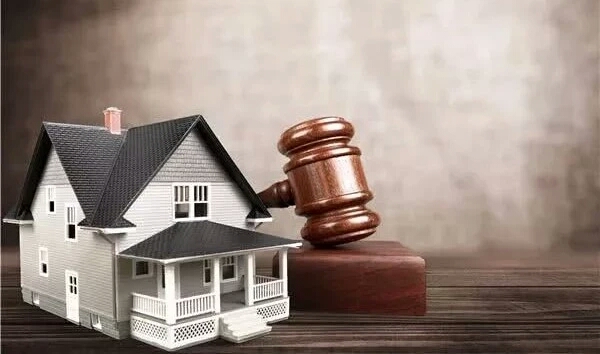 医院病历书写有误怎么打官司,修改病历又出事医院被判赔偿22万