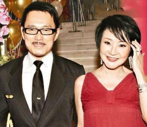 狄波拉潇洒情史，为谢贤甩美国富豪，离婚后嫁小11岁男人收获爱情