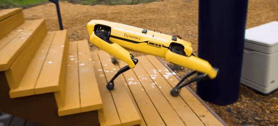 连拆弹、监控、拉黄包车都会,还有什么是这条机器狗不会做的?