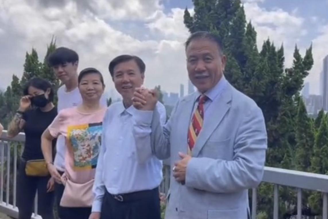 从收徒仪式到拜把子名场面，64岁万梓良被质疑：入戏太深？