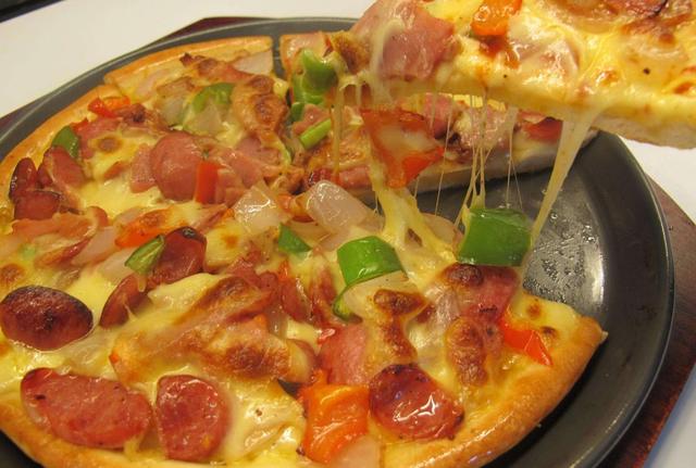 全职宝妈手把手教你做披萨,孩子想在家自己吃披萨怎么做