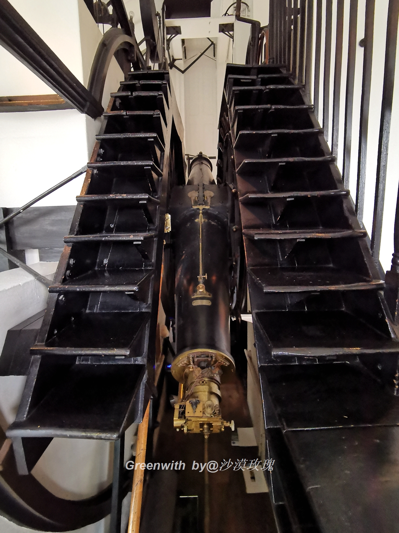 地球0度经线在哪个地方,地球0度纬线与0度经线