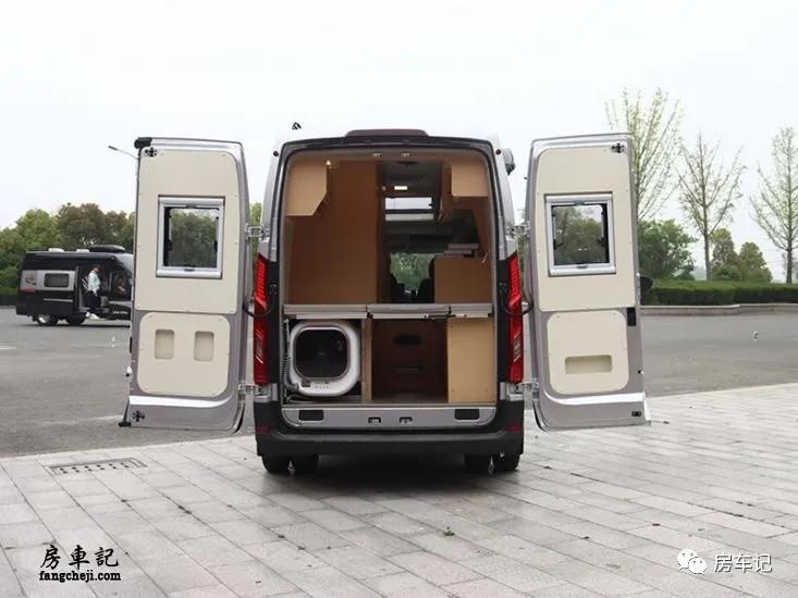 舒适实用，随心出游！卫航V590给您保姆车的大气和空间