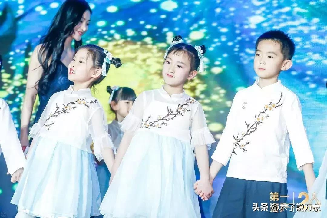 做了4年主持人、8年家庭主妇后，她从0开始成为CEO