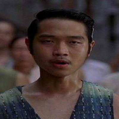 她是周星驰电影中经典配角,星爷爆红后曾为4巨星当过配角