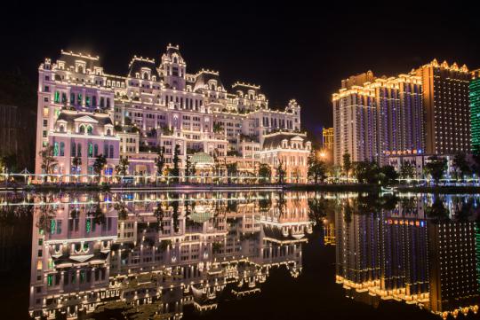 抖音上最火的花果园视频,花果园抖音最火版本