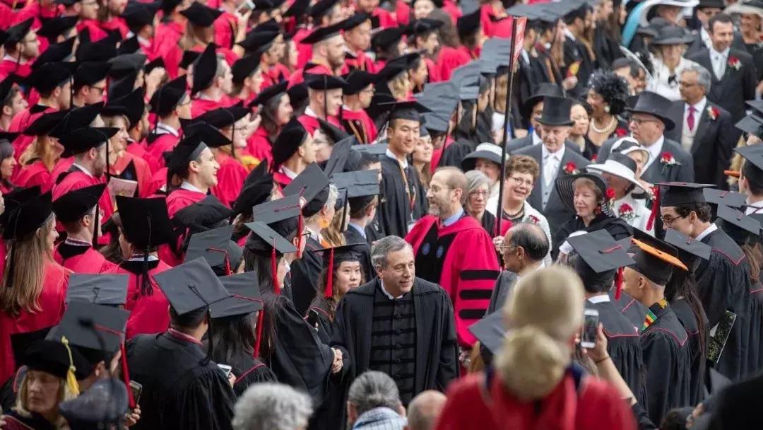 哈佛大学校长2019年毕业典礼演讲：用善良修复不完美的世界