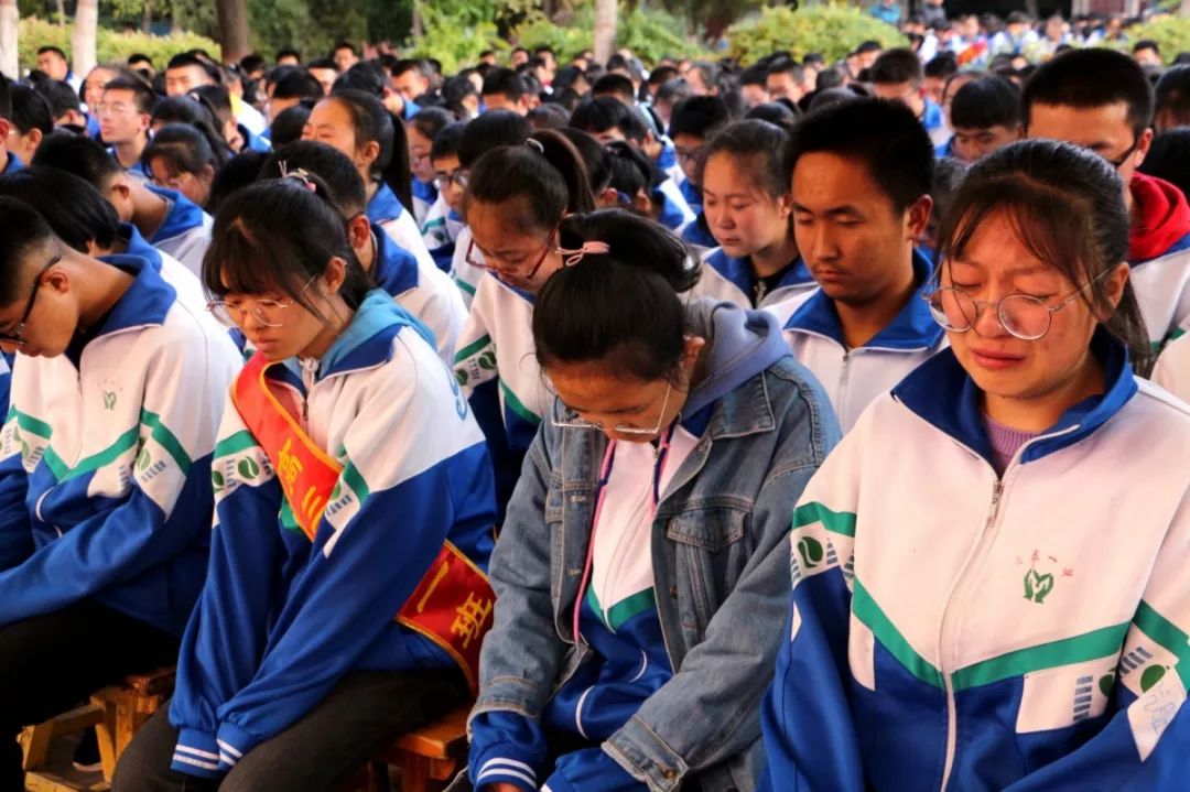 点燃青春之火,点燃青春激情实现人生梦想