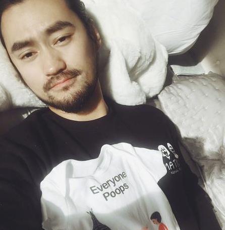 留了胡子反而更帅的男星,刮掉胡子帅到爆的男星