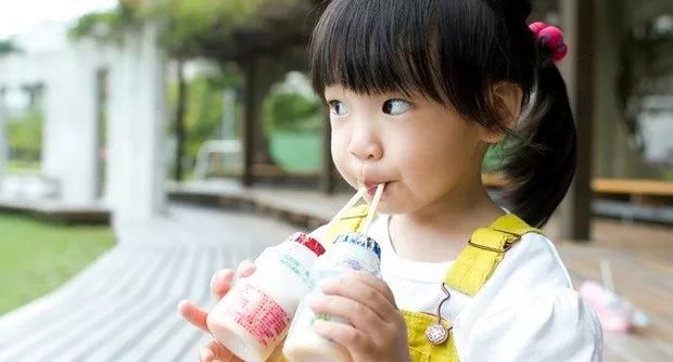 发育期女孩为什么会变胖,年轻的女孩脸都很饱满