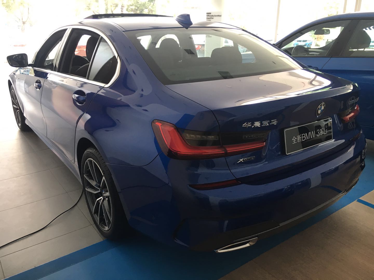 探店宝马三系最新款320li价格,宝马3系全国哪里4s店最便宜