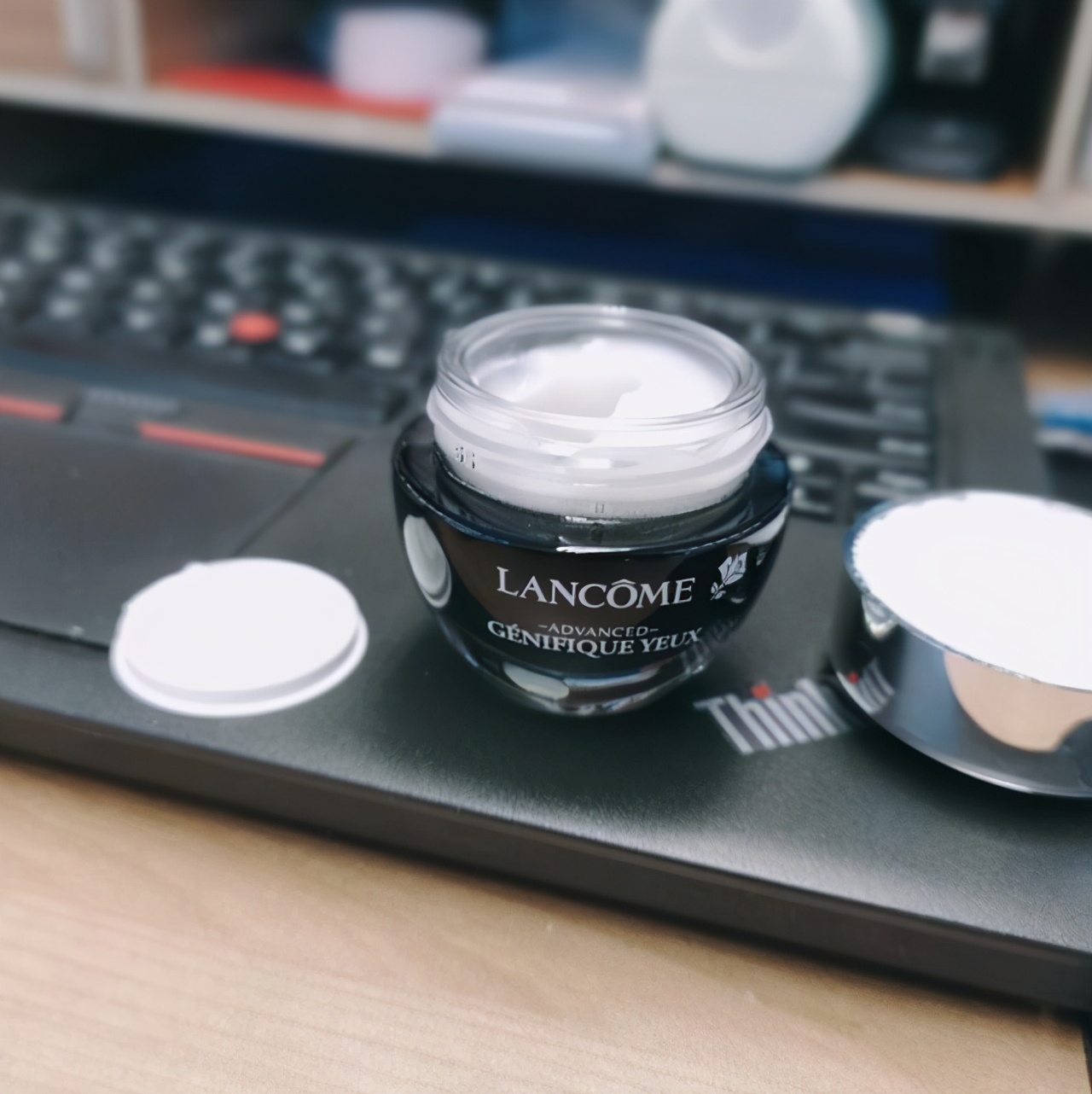 哪个牌子的眼霜去黑眼圈效果最好,哪款眼霜去黑眼圈和细纹效果较好