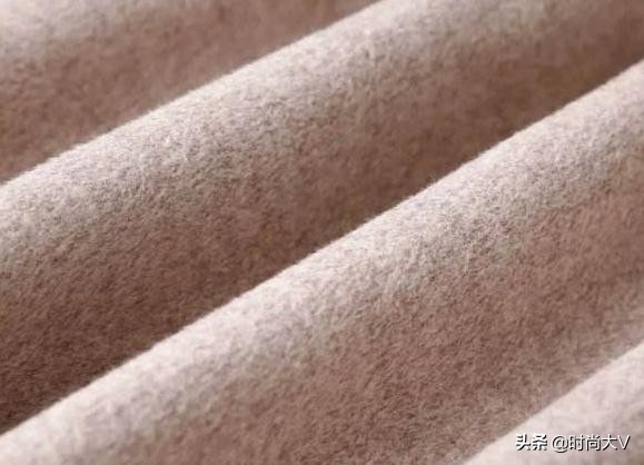 大衣选择经典还是独特好,毛呢大衣什么样的才是质量好的