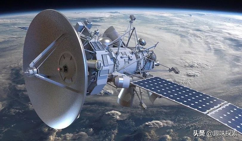 美国夜空出现一个大气泡,气泡中间有环状,看似有物体在俯冲