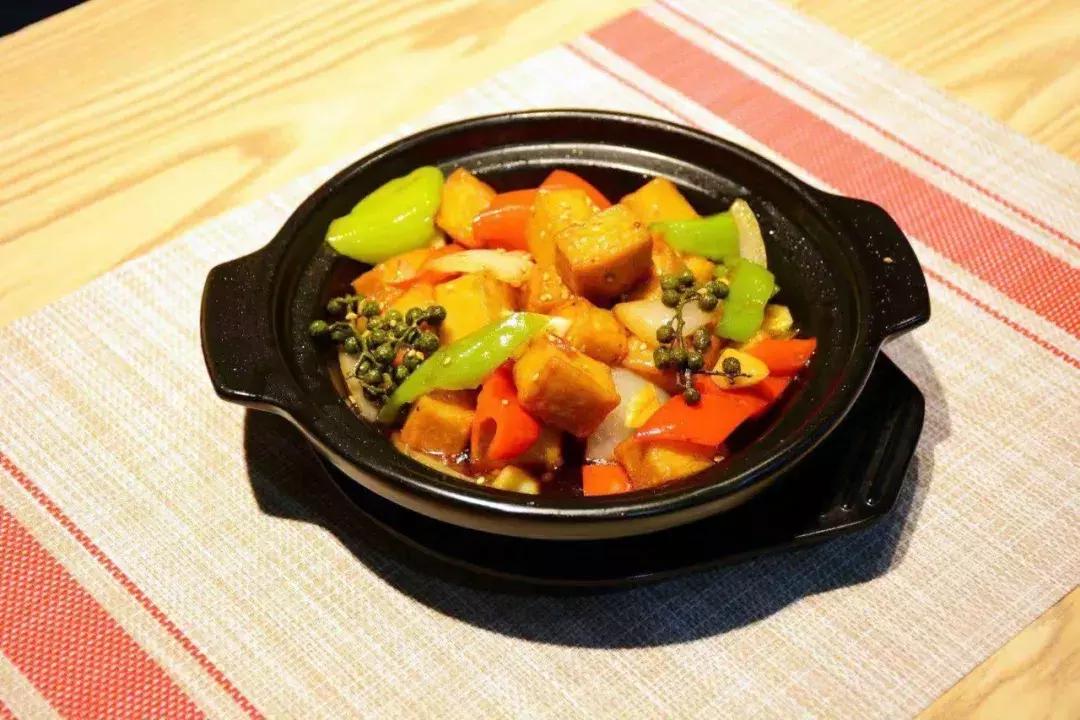 门头沟烧饼夹肘子石门营,门头沟特色小吃烧饼夹肘子