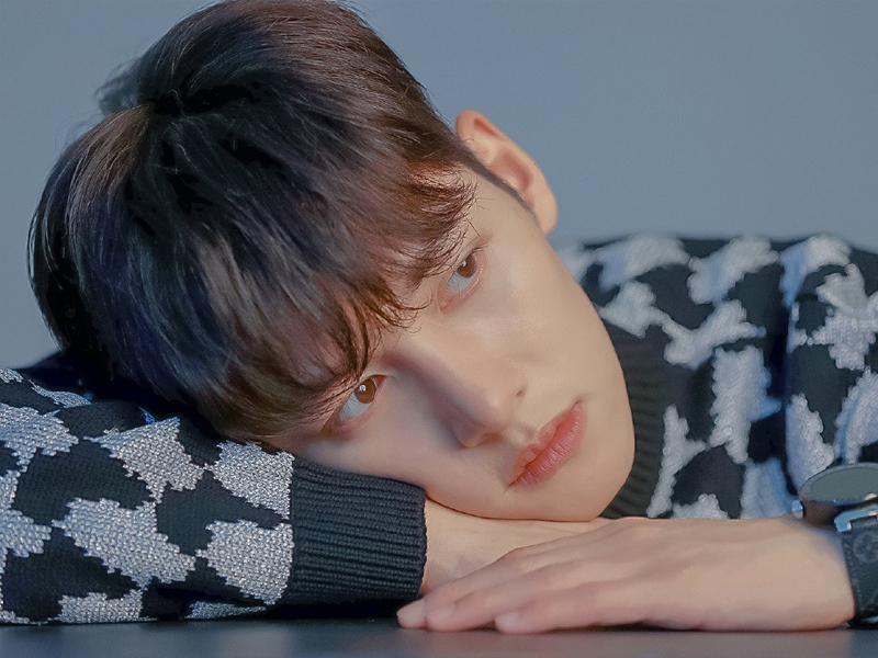 池昌旭代言CK穿凉拖出镜!这位哥真的有三十多岁?怕是冻龄了吧