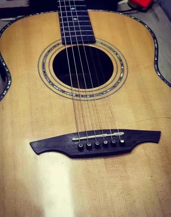 吉他维修,吉他维修琴弦