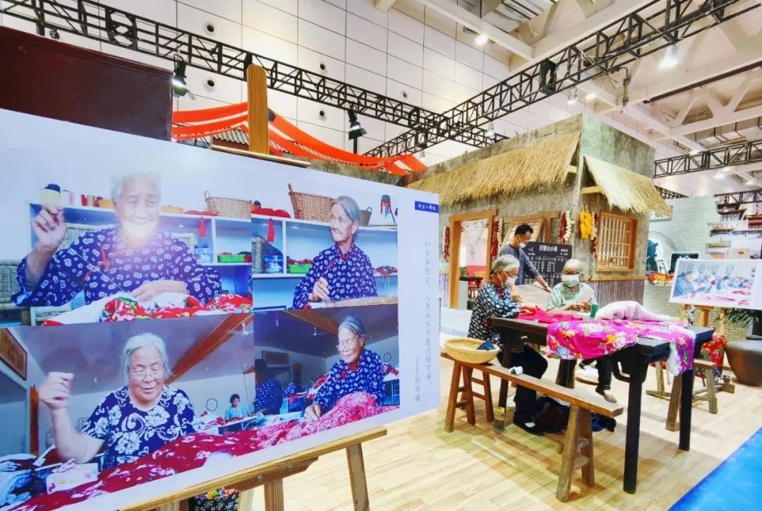 太炫了!穿越黄河、沉浸式体验“鹊华秋色”…文旅博览会成网红打卡地!还有200万消费券等你领!