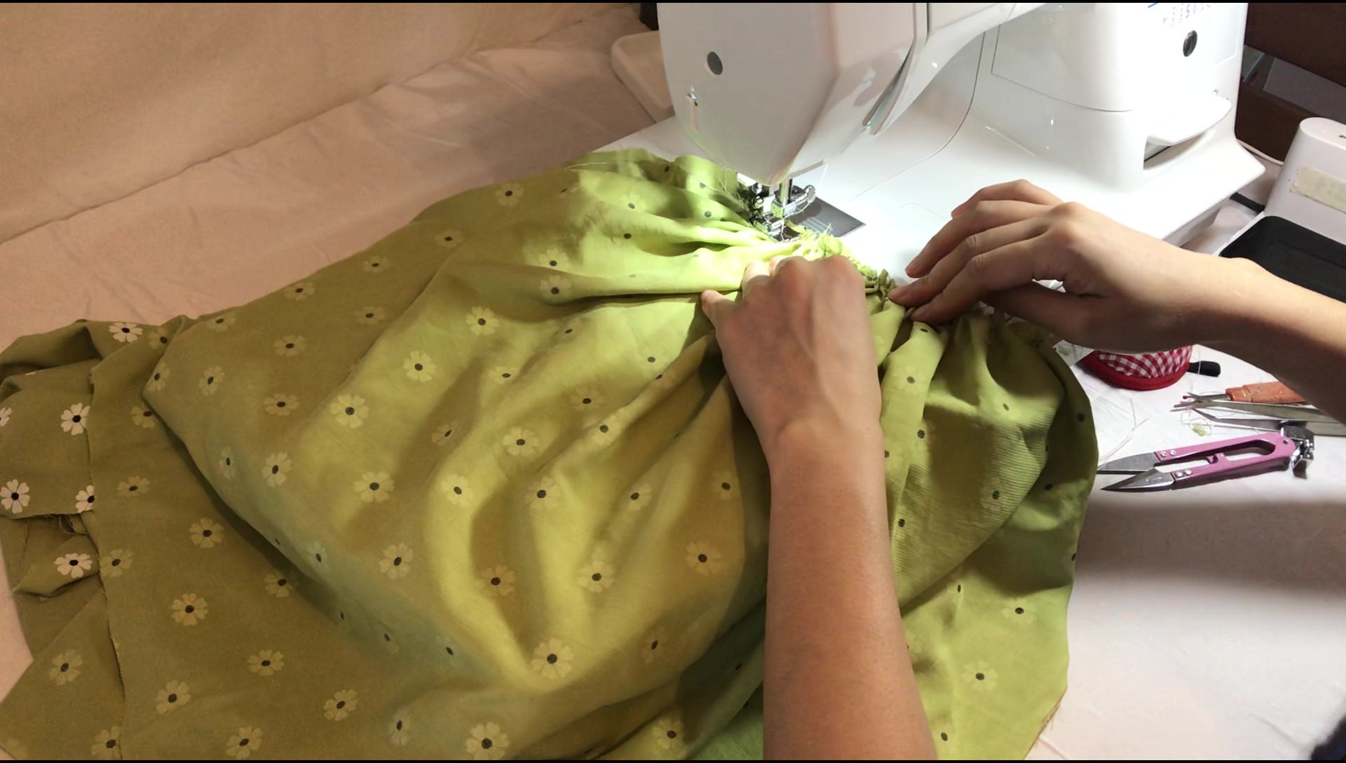 扭结款连衣裙怎么缝纫,扭结连衣裙缝纫教程