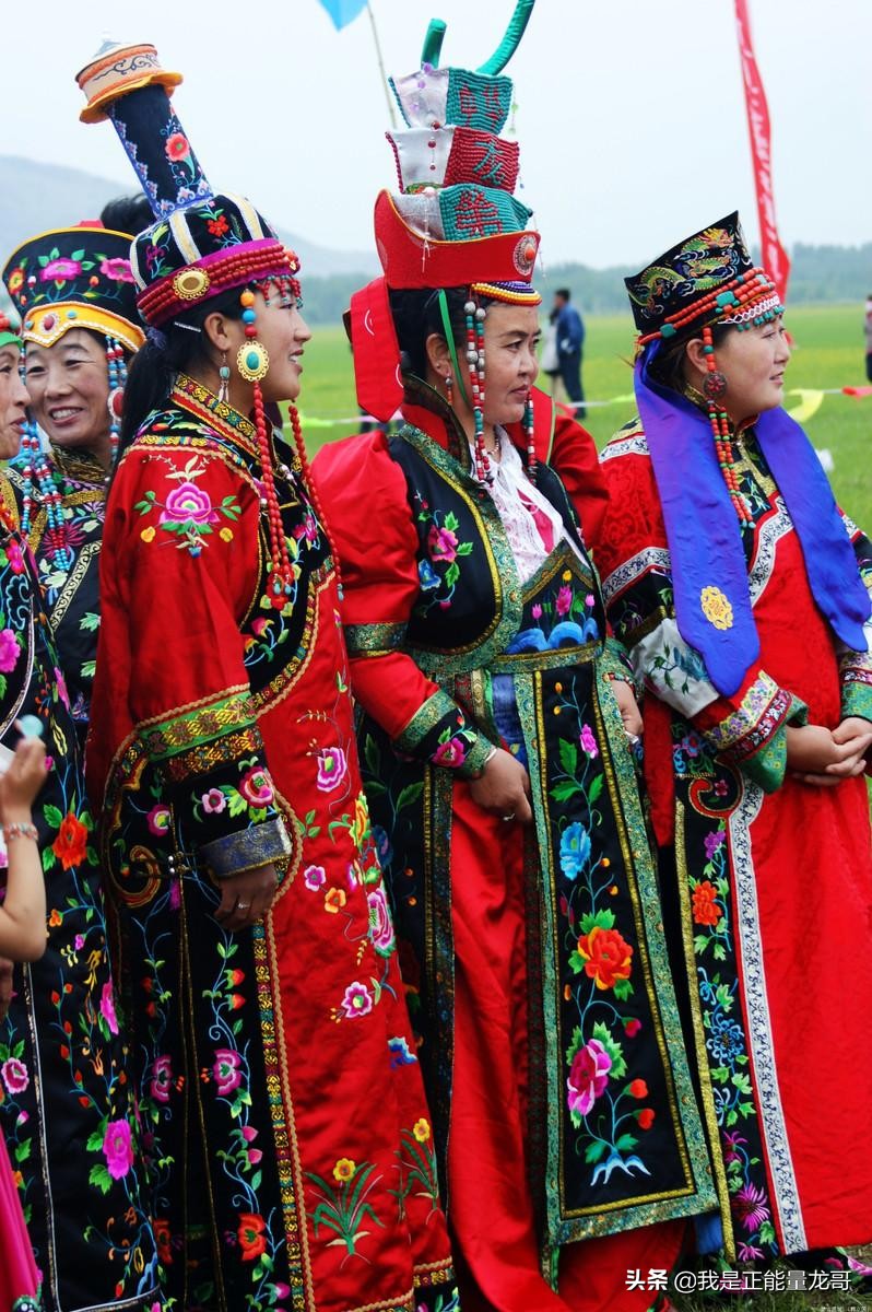 中国各民族服饰图集，你认识几个?